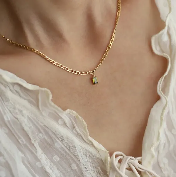 Gold_Crystal_Pendants_For_Women